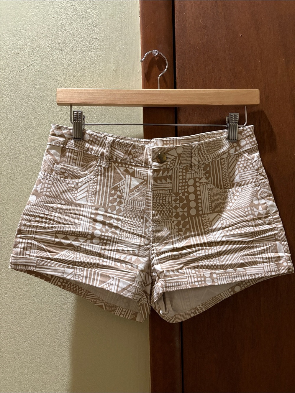 H&M Beige and White Geometric Print Jean Shorts